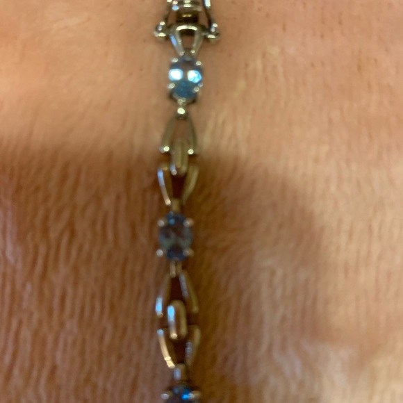 Sterling  sky blue topaz bracelet Estate. - Picture 3 of 5